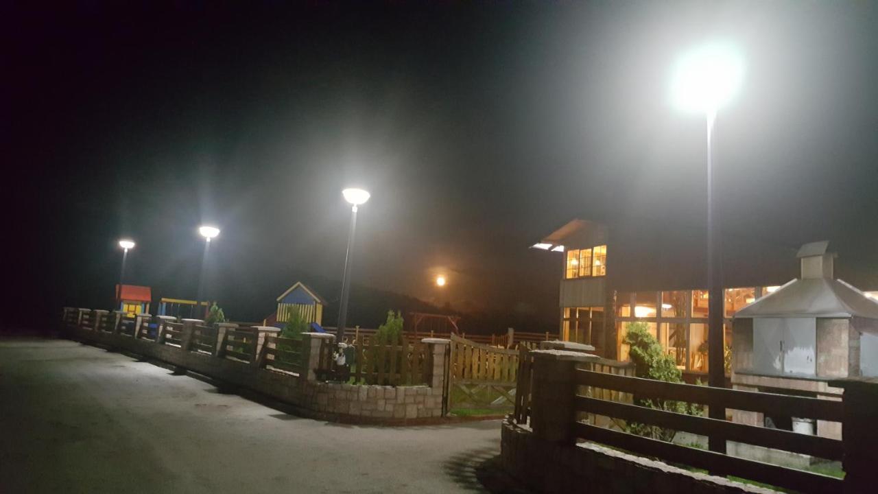 Hotel Pansion I Restoran ,, Pogled" Han Pijesak Esterno foto