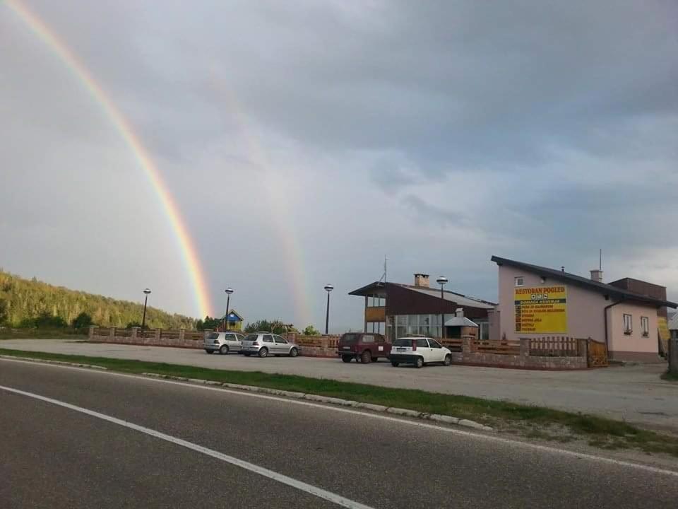 Hotel Pansion I Restoran ,, Pogled" Han Pijesak Esterno foto