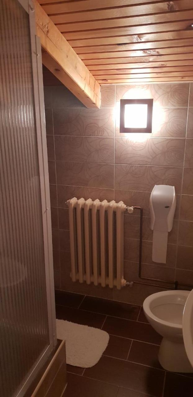 Hotel Pansion I Restoran ,, Pogled" Han Pijesak Esterno foto